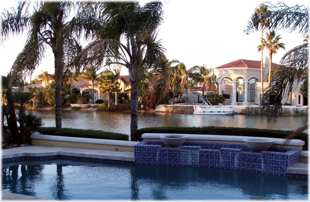 Single Story Homes in Val Vista Lakes for Sale