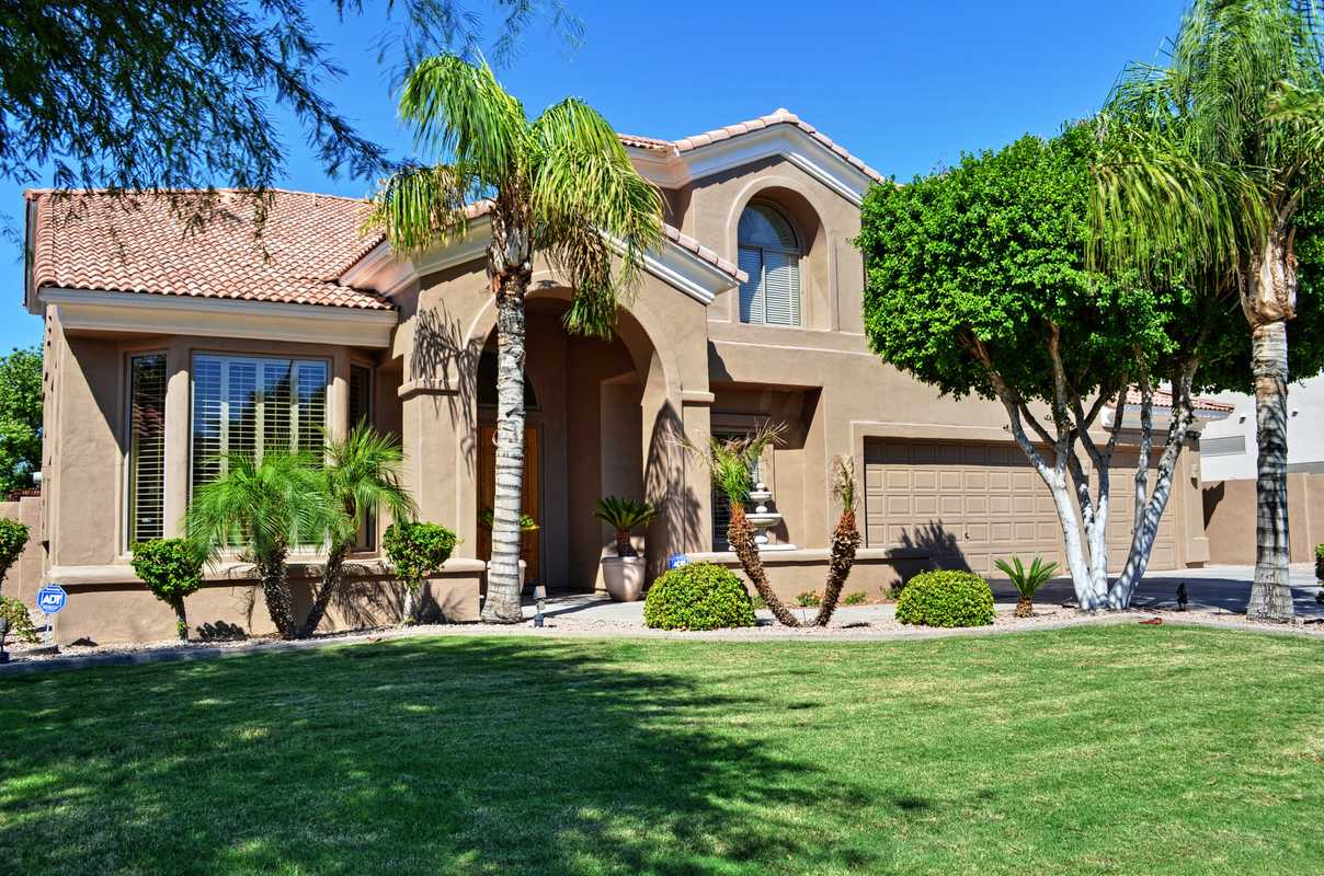 Absolutely Stunning Home at Val Vista Lakes in Gilbert Arizona Offered
